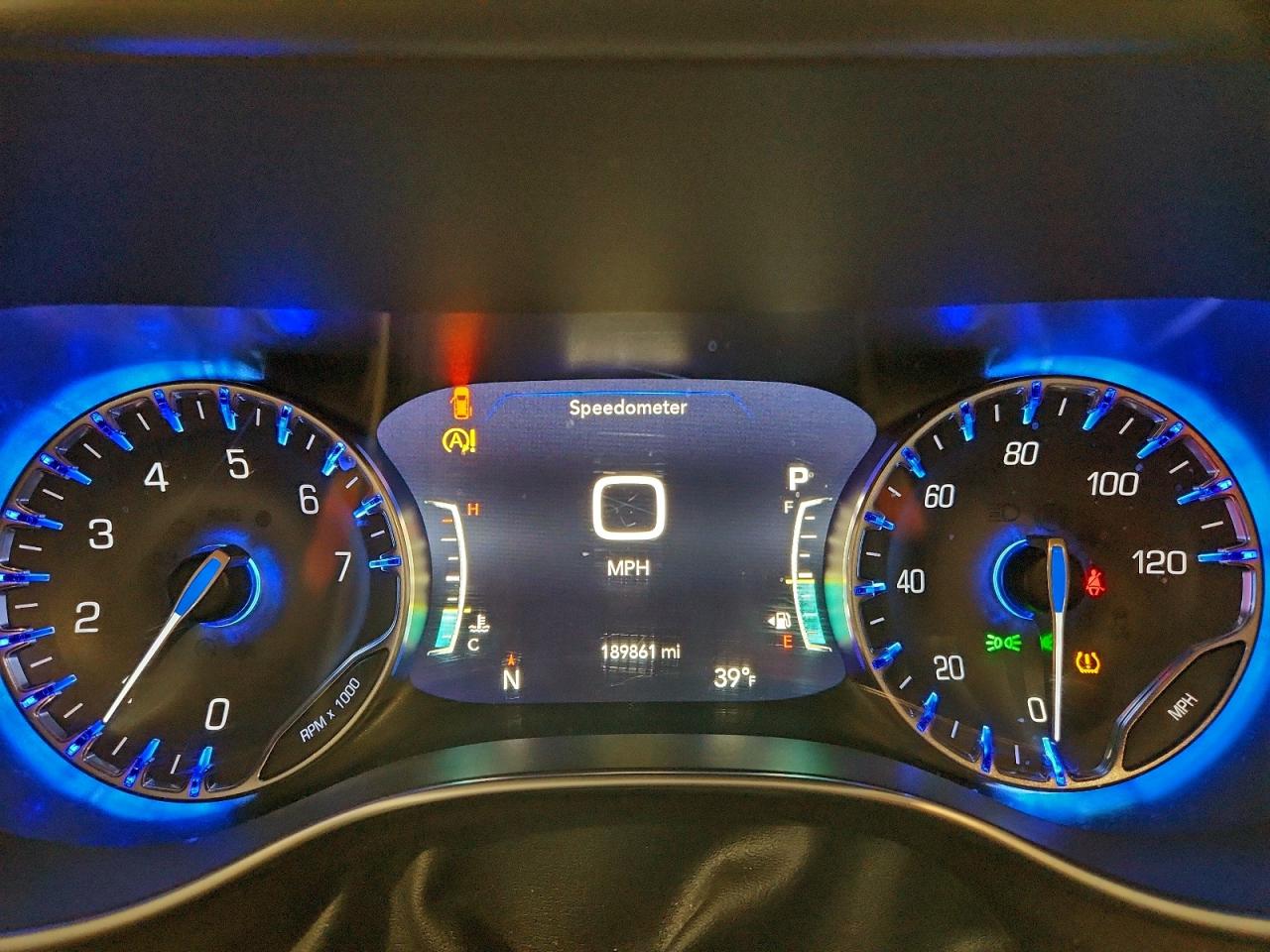 Chrysler Pacifica Limited Image 4