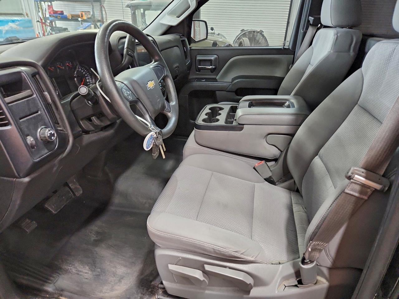 Chevrolet Silverado C1500 Image 9