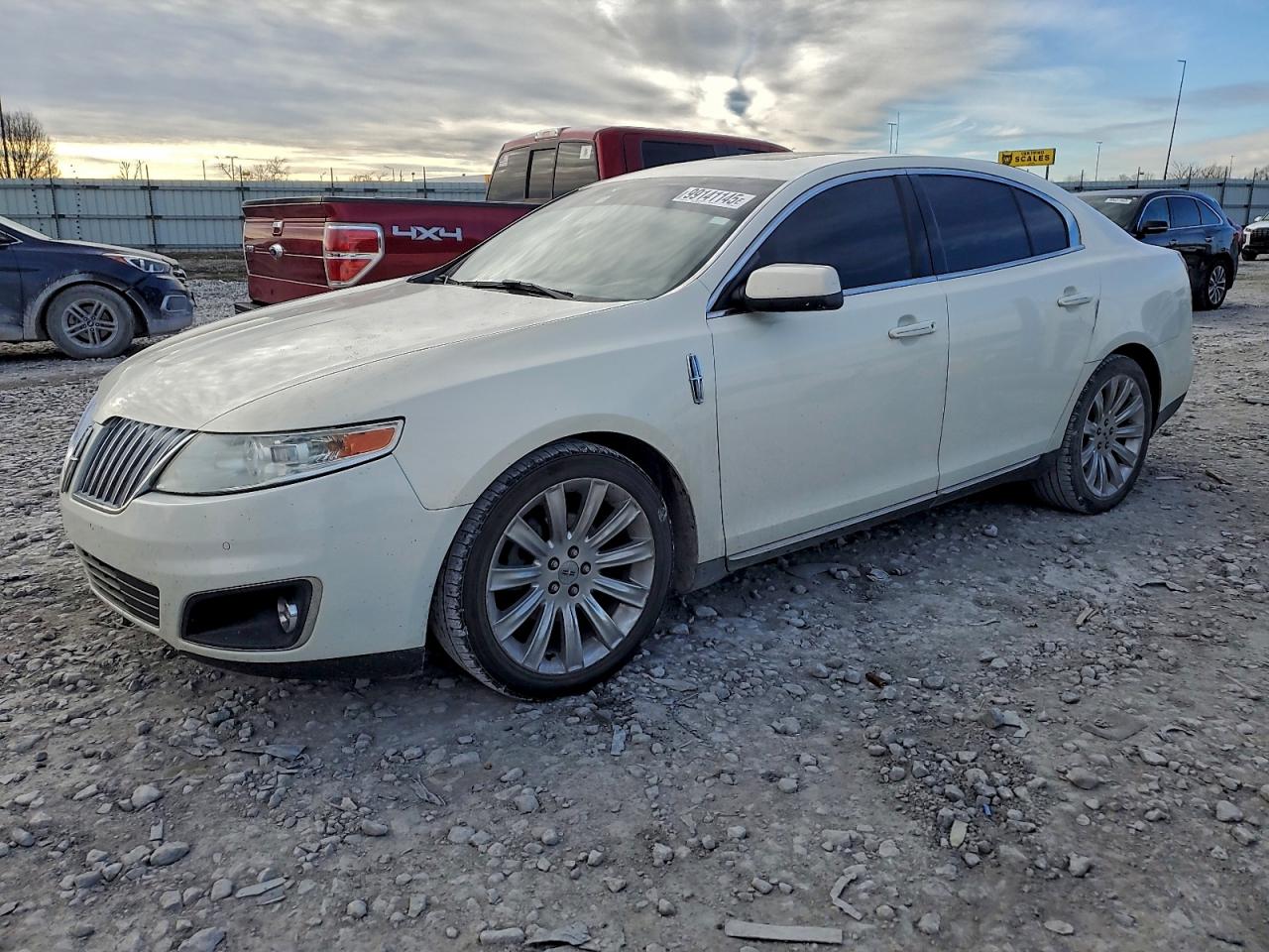 Lincoln MKS Image 1