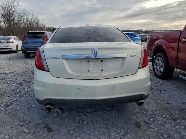 Lincoln MKS Image 8