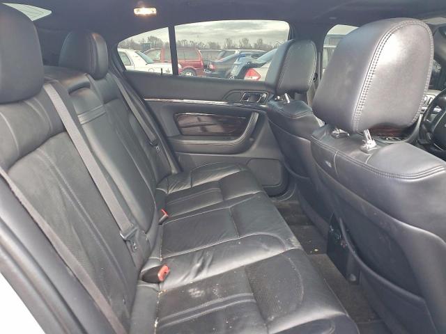 Lincoln MKS Image 12