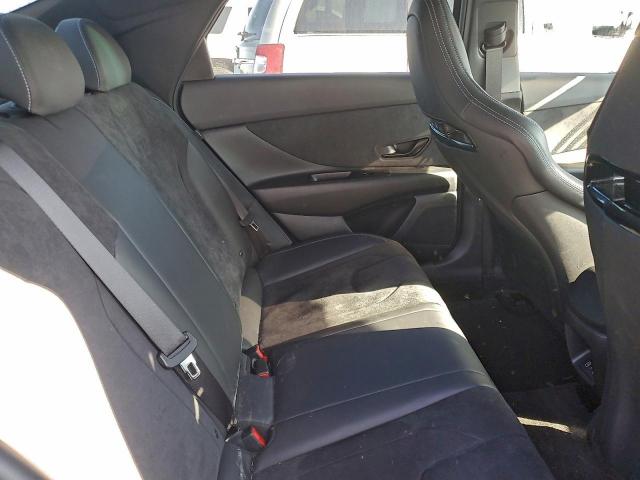 Hyundai ELANTRA Image 6