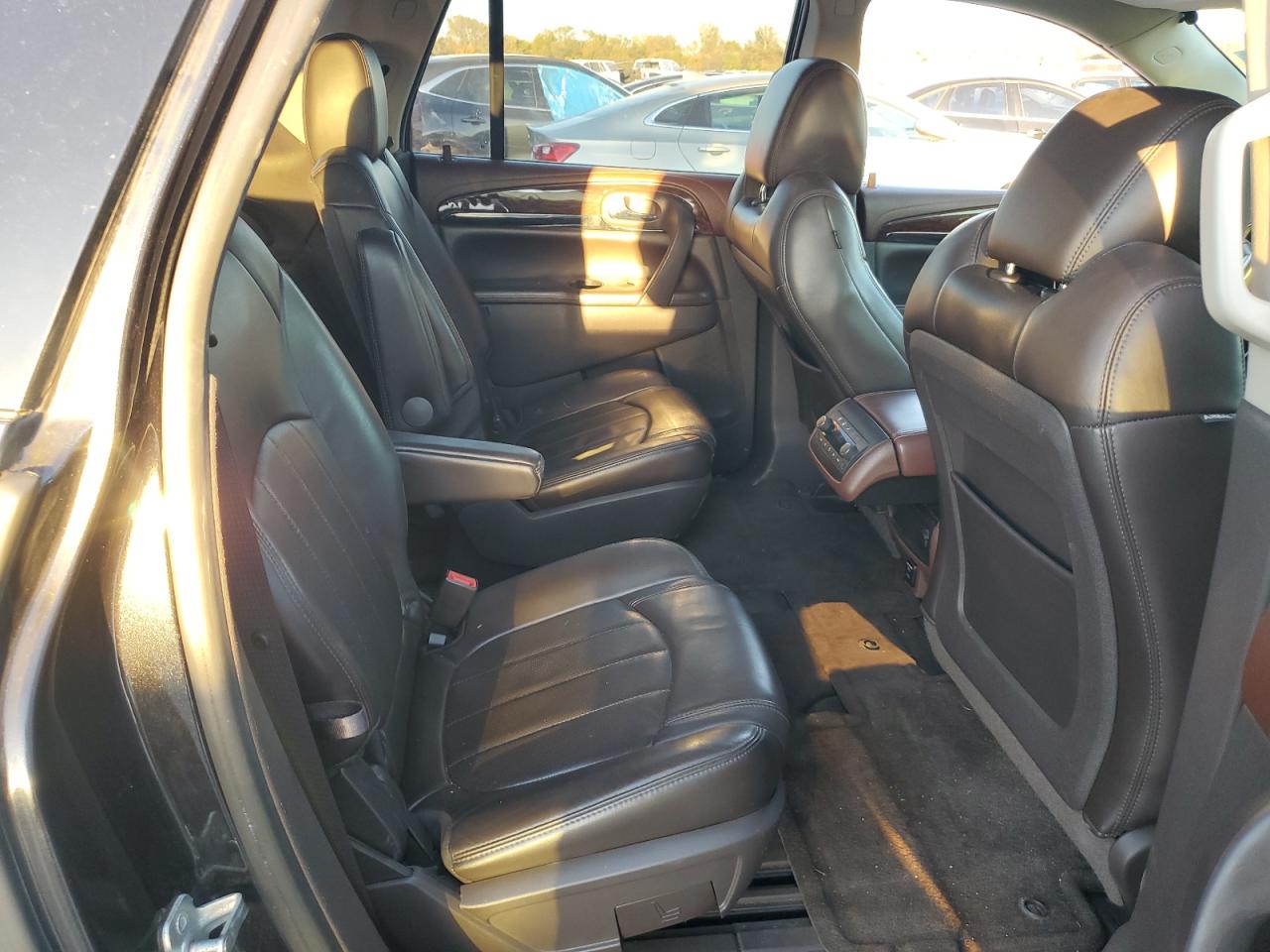 Buick Enclave Image 11
