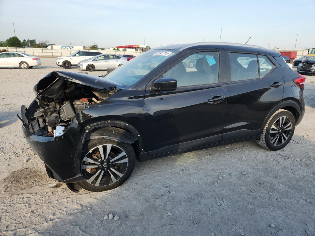 Nissan Kicks S Image 1