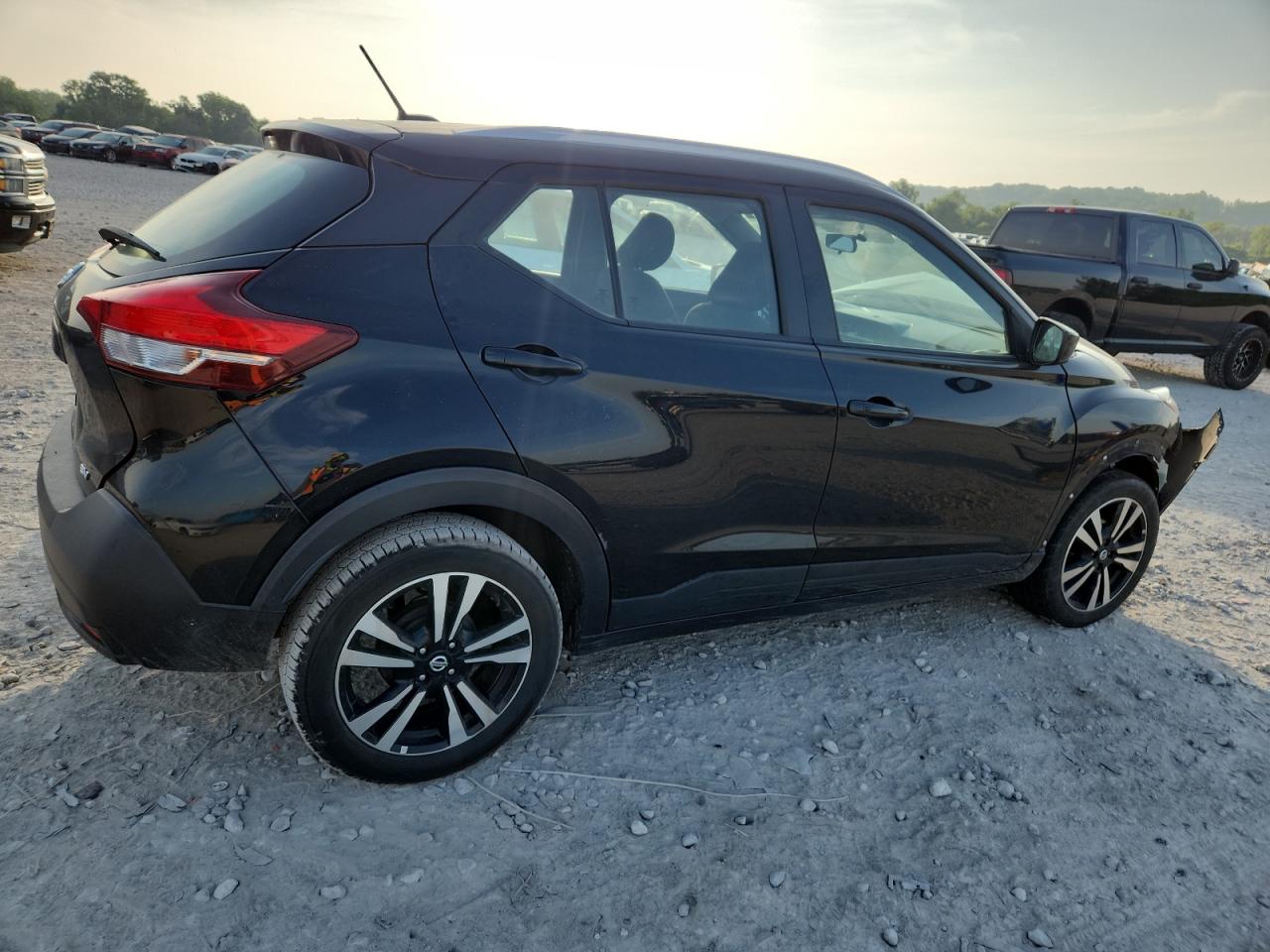 Nissan Kicks S Image 12