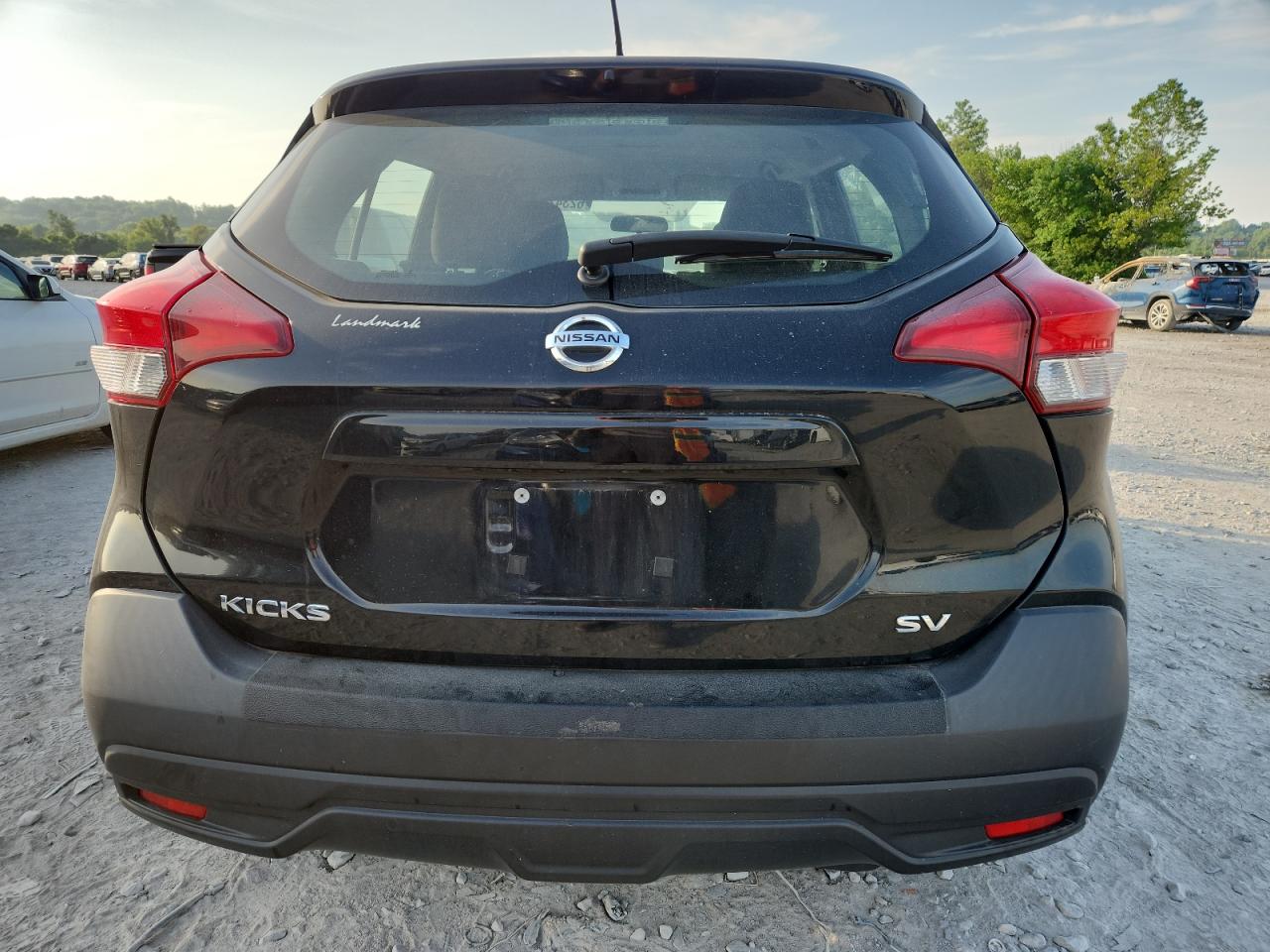Nissan Kicks S Image 3