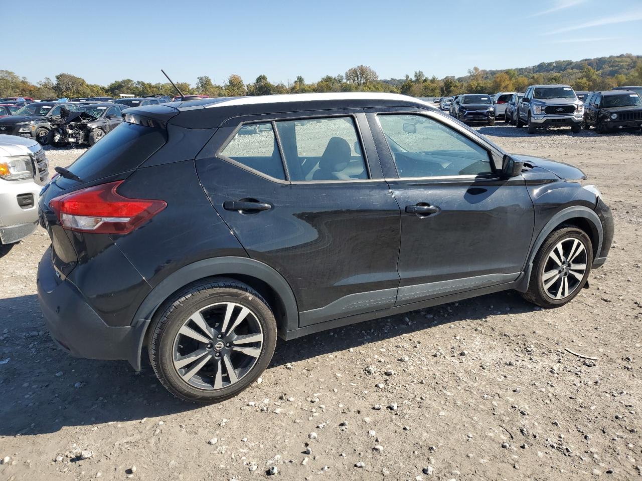 Nissan Kicks Sv Image 12