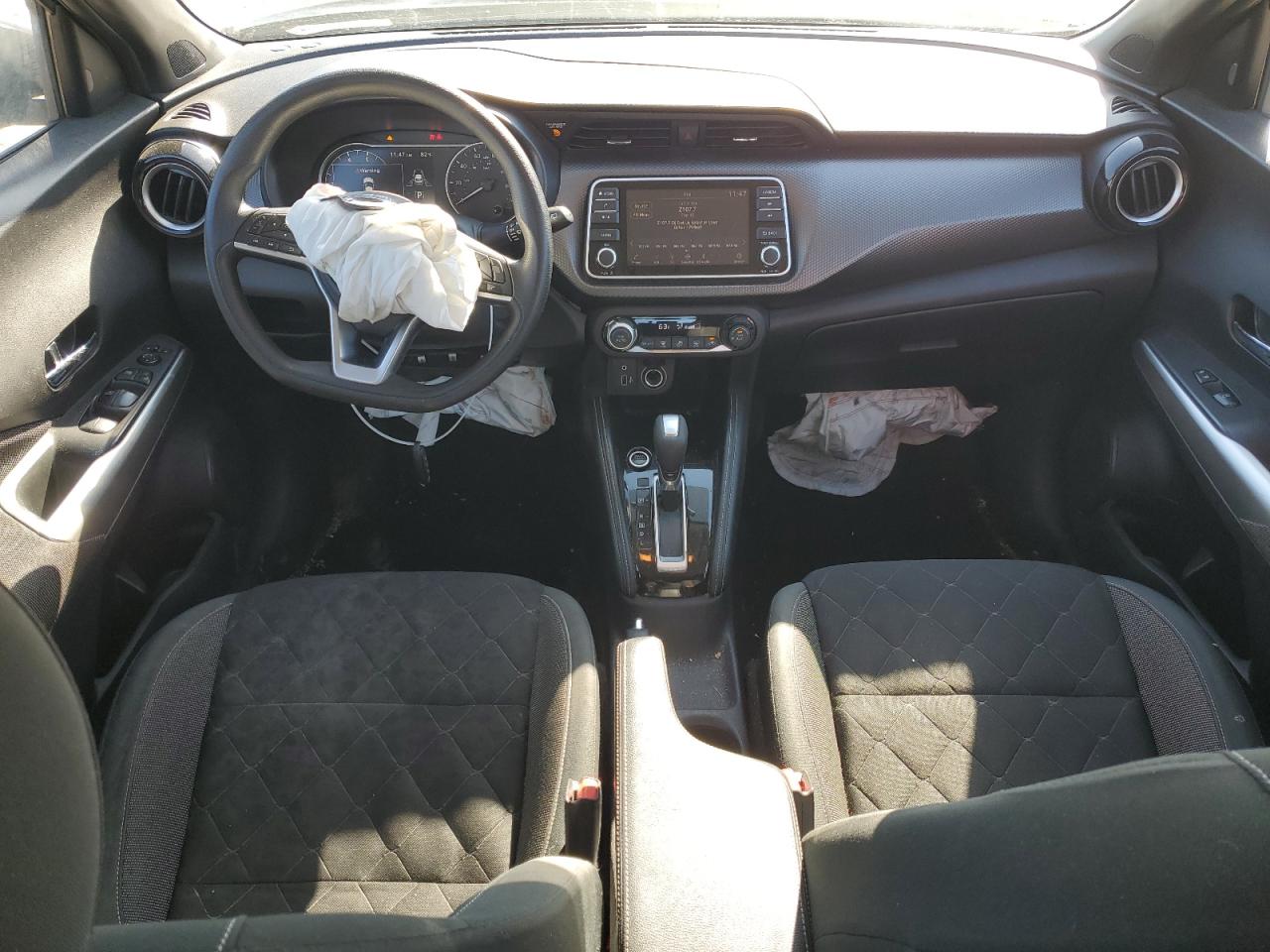 Nissan Kicks Sv Image 8