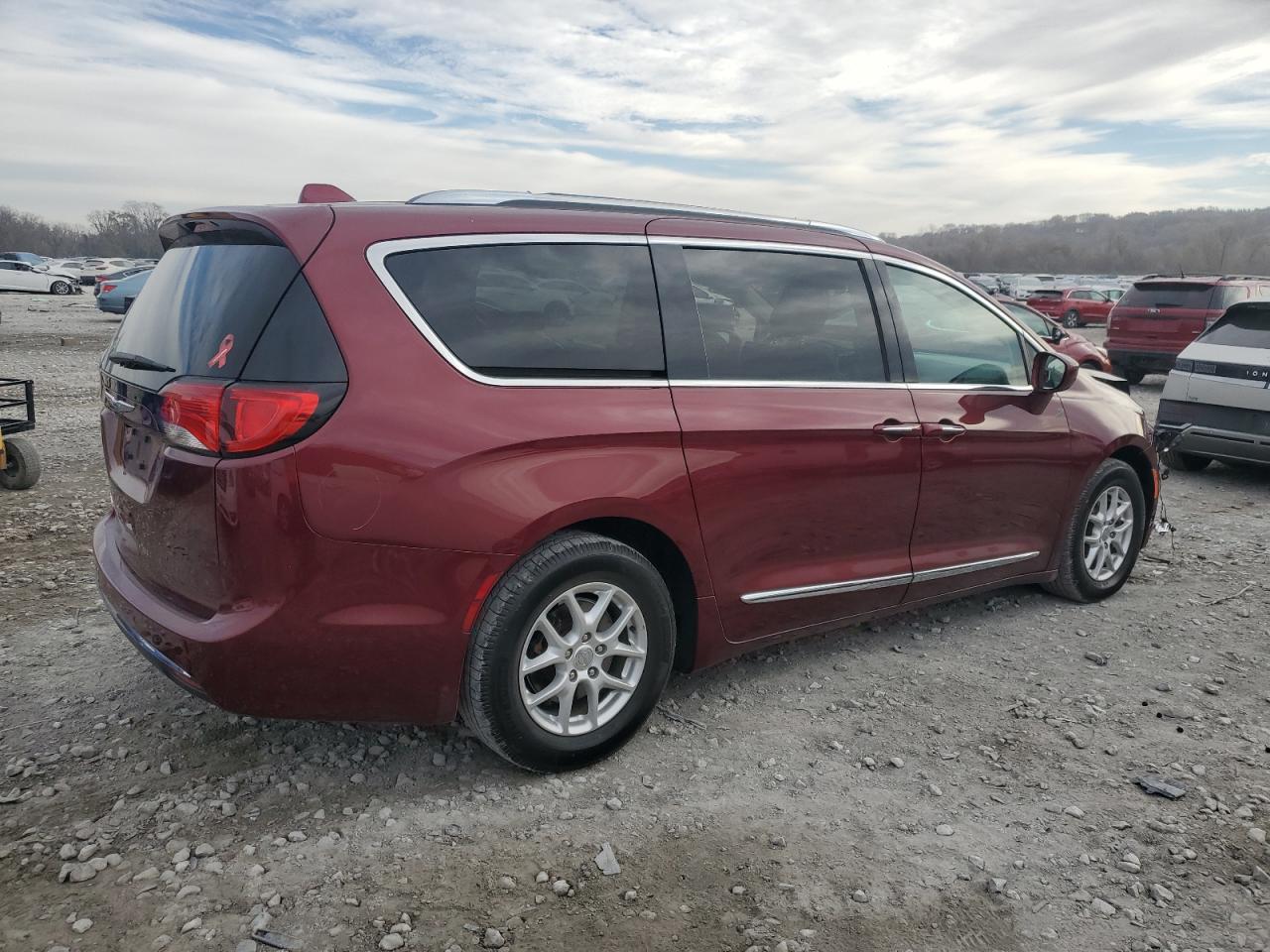 Chrysler Pacifica Touring L Image 10