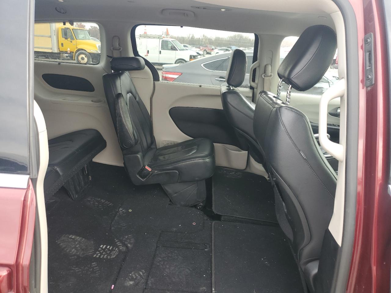 Chrysler Pacifica Touring L Image 5