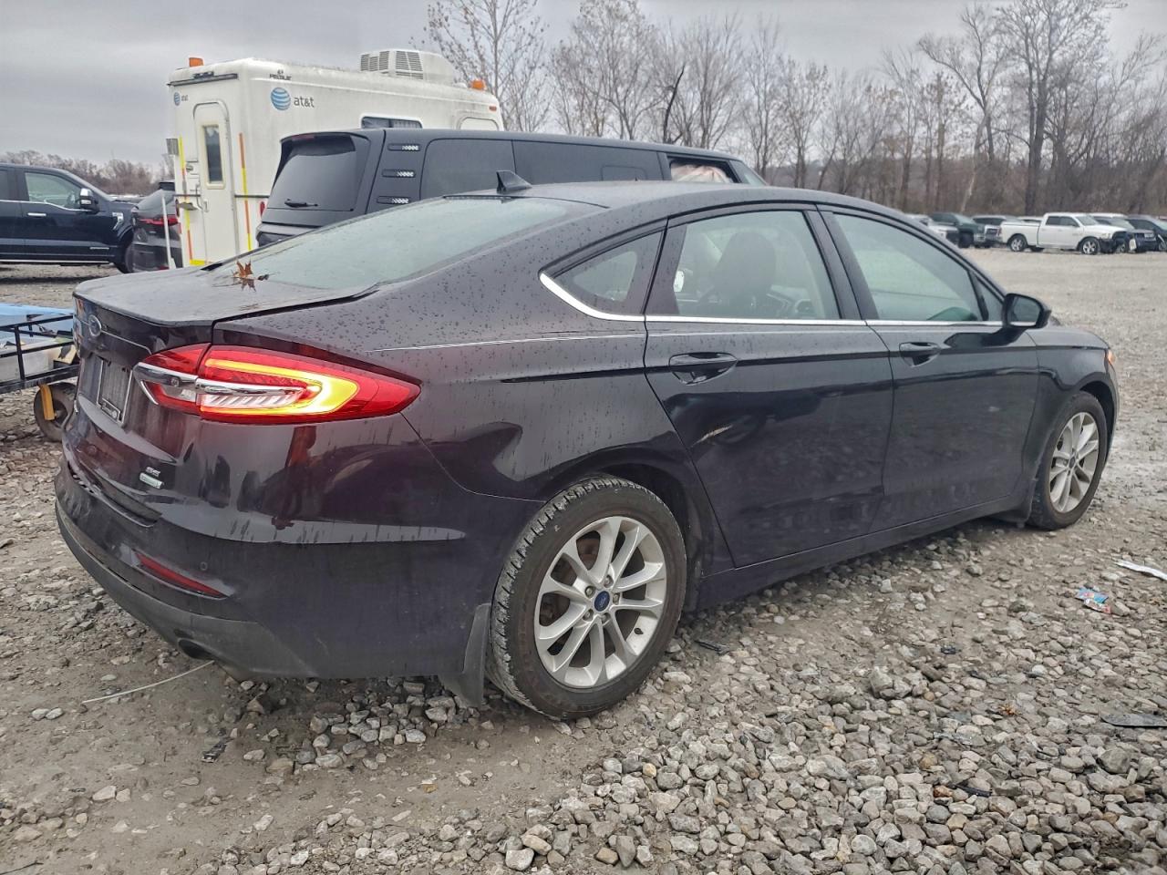 Ford Fusion Se Image 2