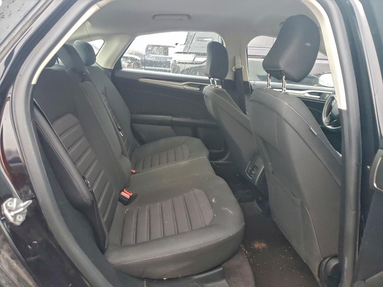 Ford Fusion Se Image 6