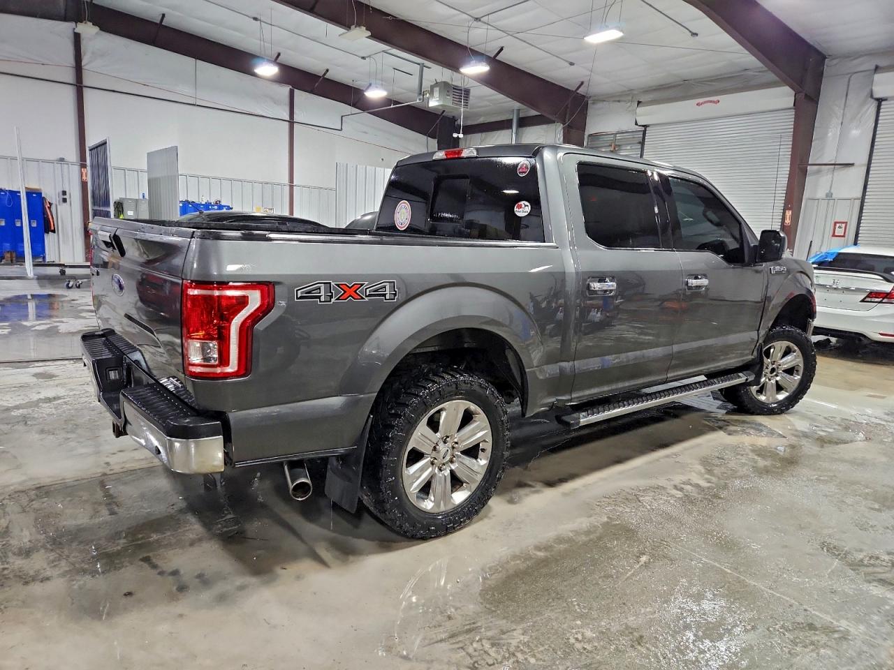 Ford F-150 Supercrew Image 10
