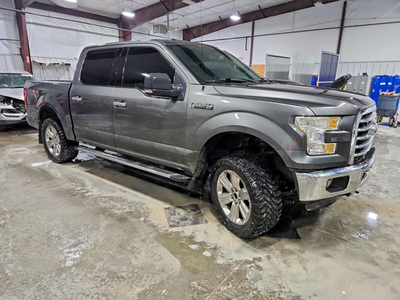 Ford F-150 Supercrew Image 6