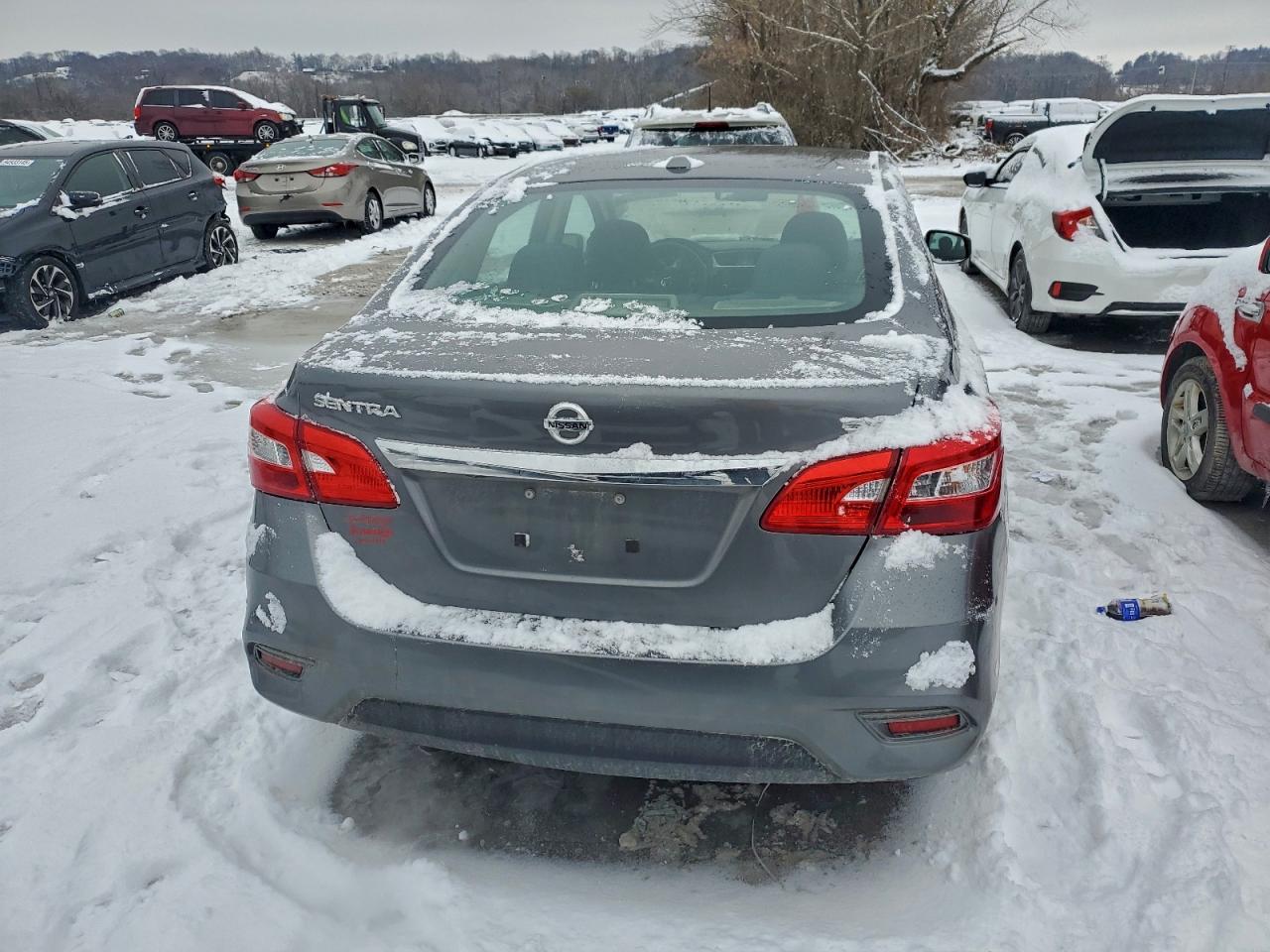 Nissan Sentra S Image 4