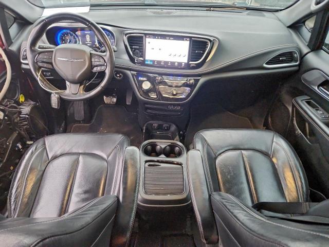 Chrysler Pacifica Touring L Image 11