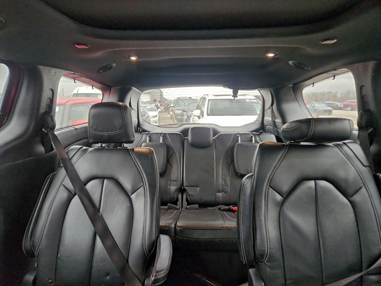 Chrysler Pacifica Touring L Image 4