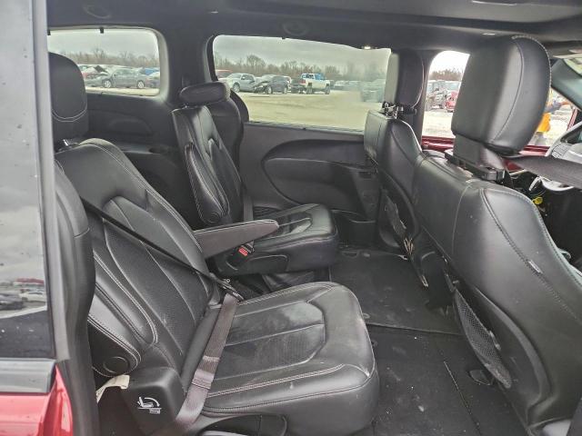 Chrysler Pacifica Touring L Image 14