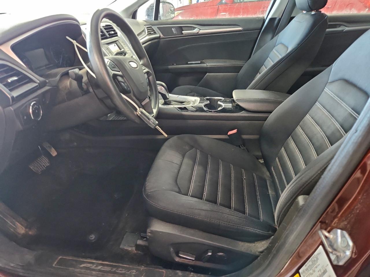 Ford Fusion Se Image 4