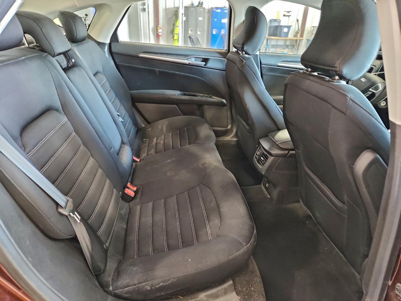 Ford Fusion Se Image 6