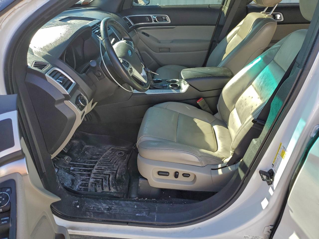 Ford Explorer Xlt Image 2