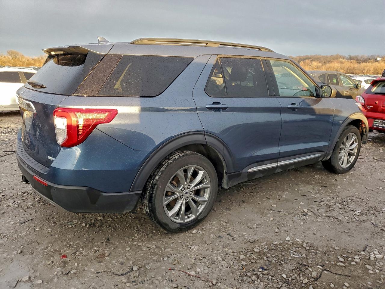 Ford Explorer Xlt Image 8