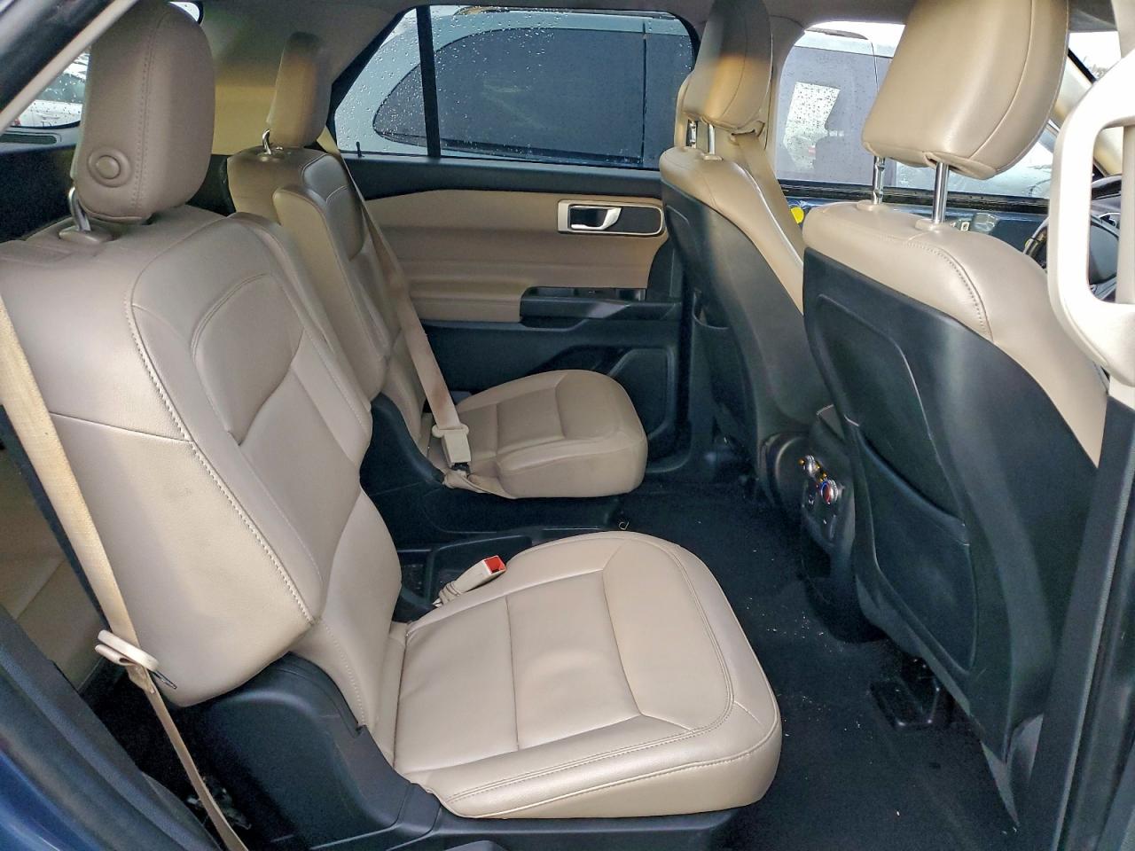 Ford Explorer Xlt Image 2