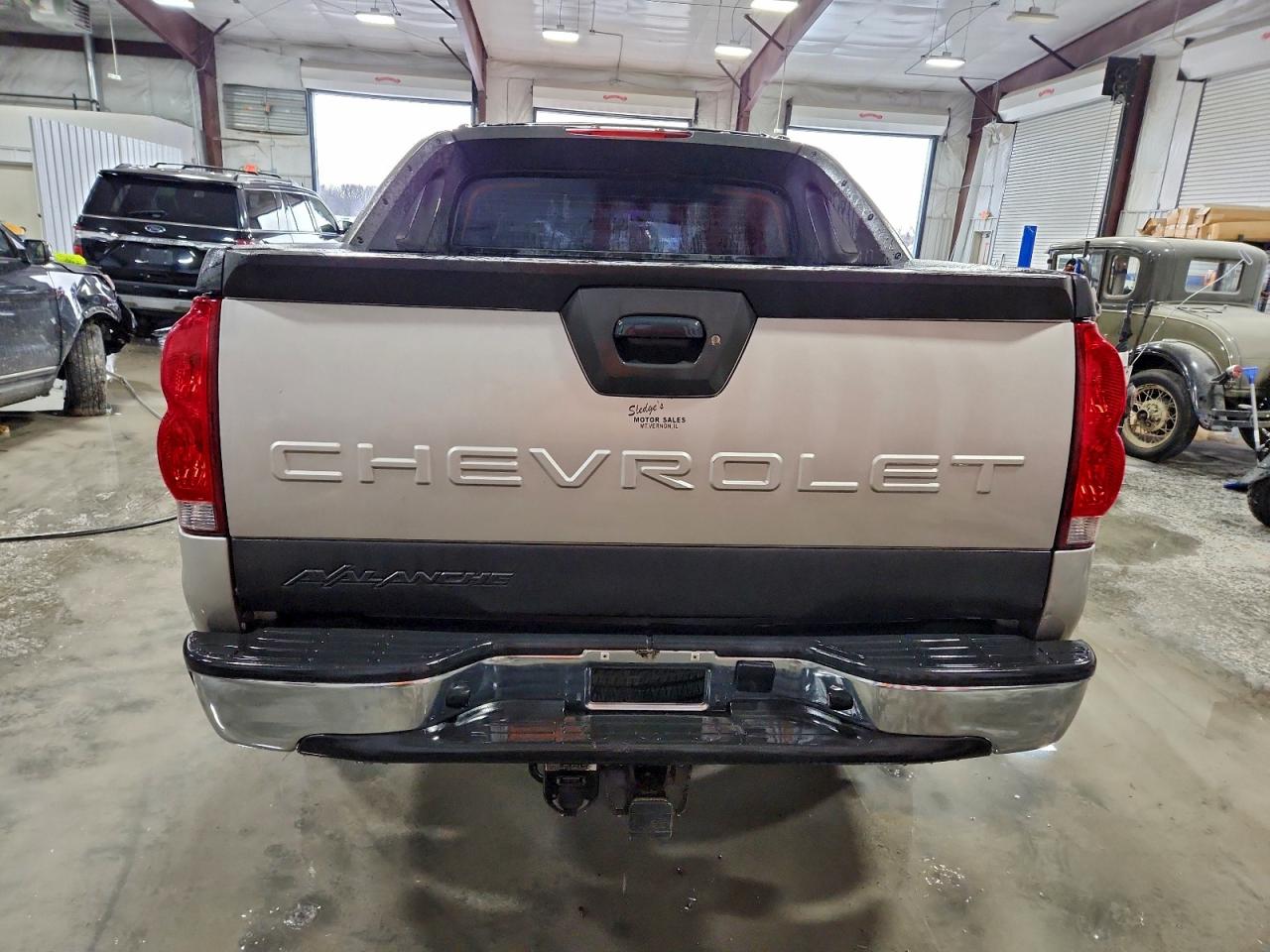 Chevrolet Avalanche C1500 Image 5