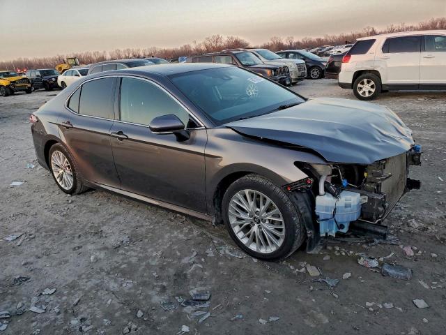 Toyota Camry L Image 6