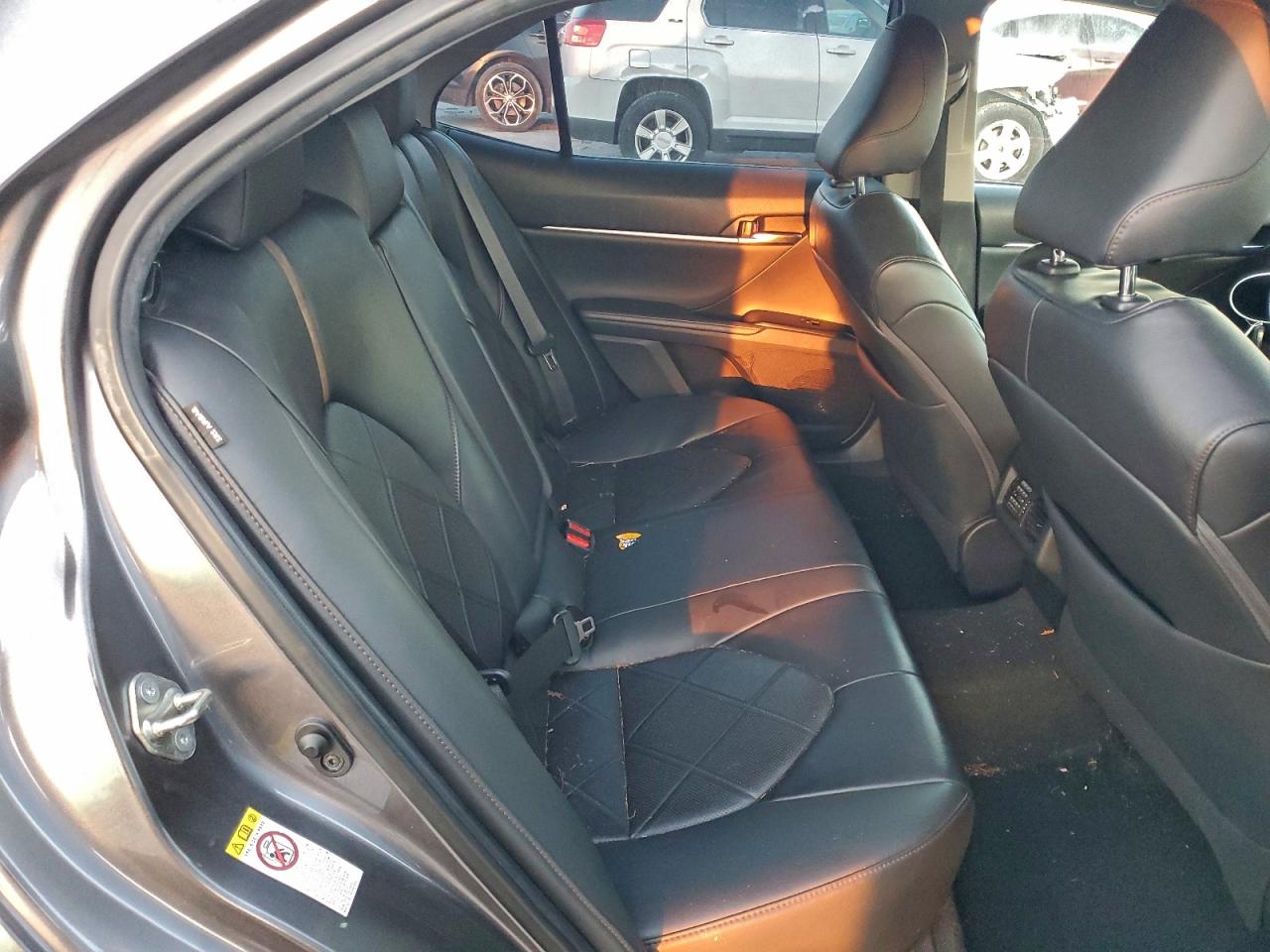 Toyota Camry L Image 7