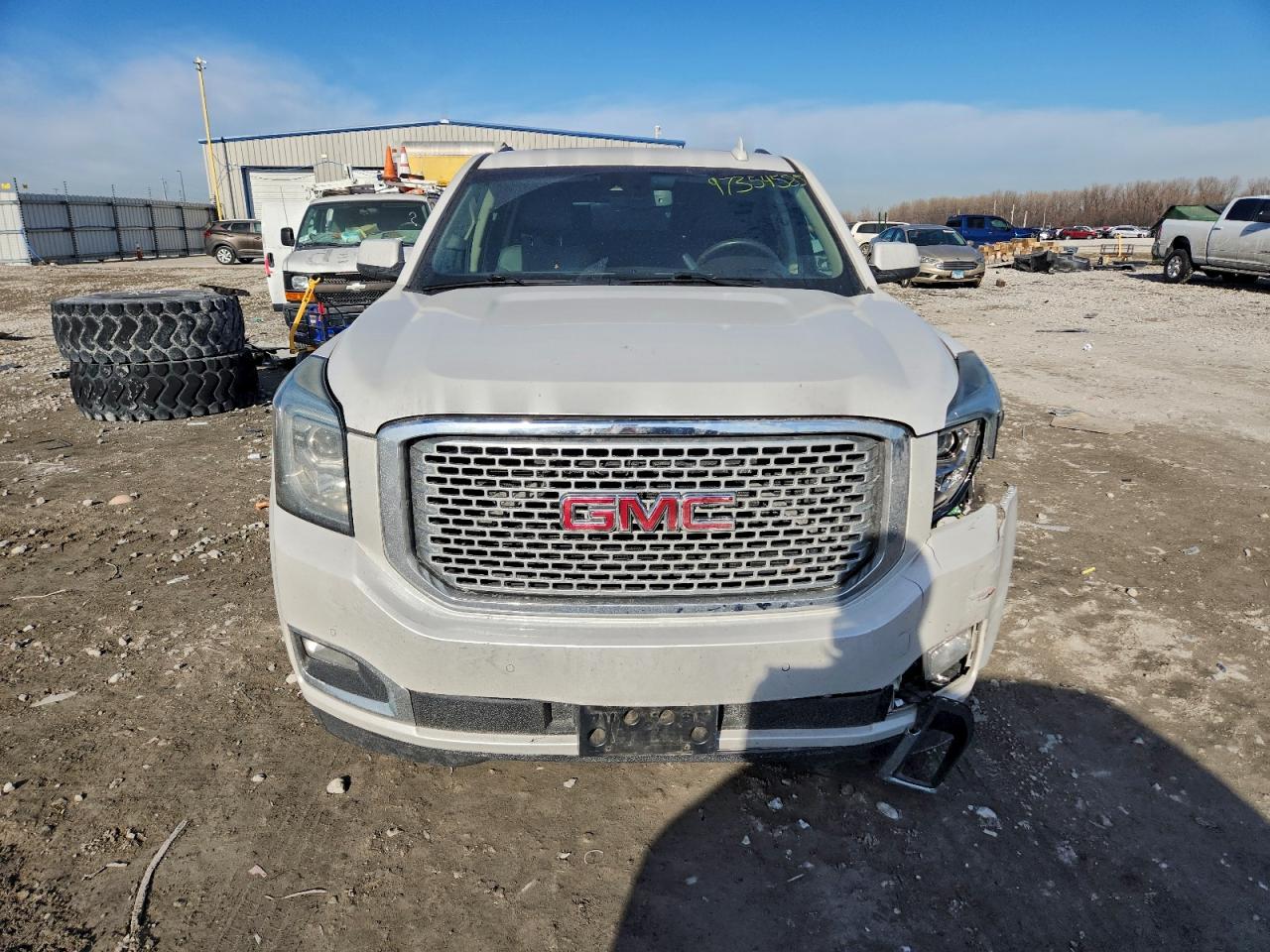 GMC Yukon Denali Image 6