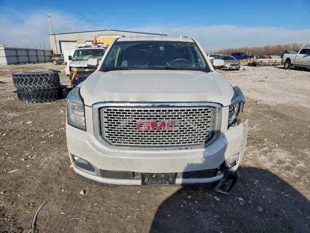 GMC Yukon Denali Image 6
