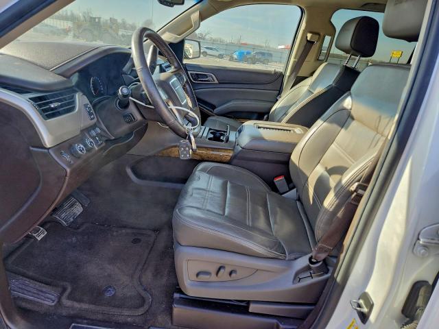 GMC Yukon Denali Image 11