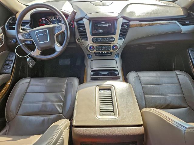 GMC Yukon Denali Image 12