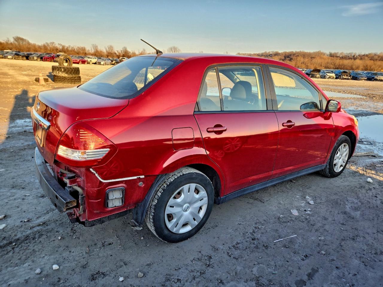 Nissan Versa S Image 3