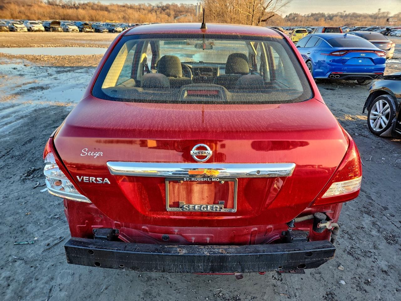 Nissan Versa S Image 10