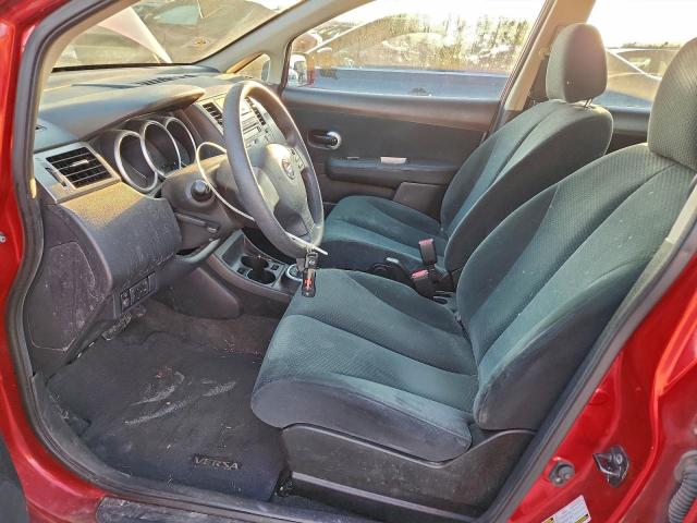 Nissan Versa S Image 8