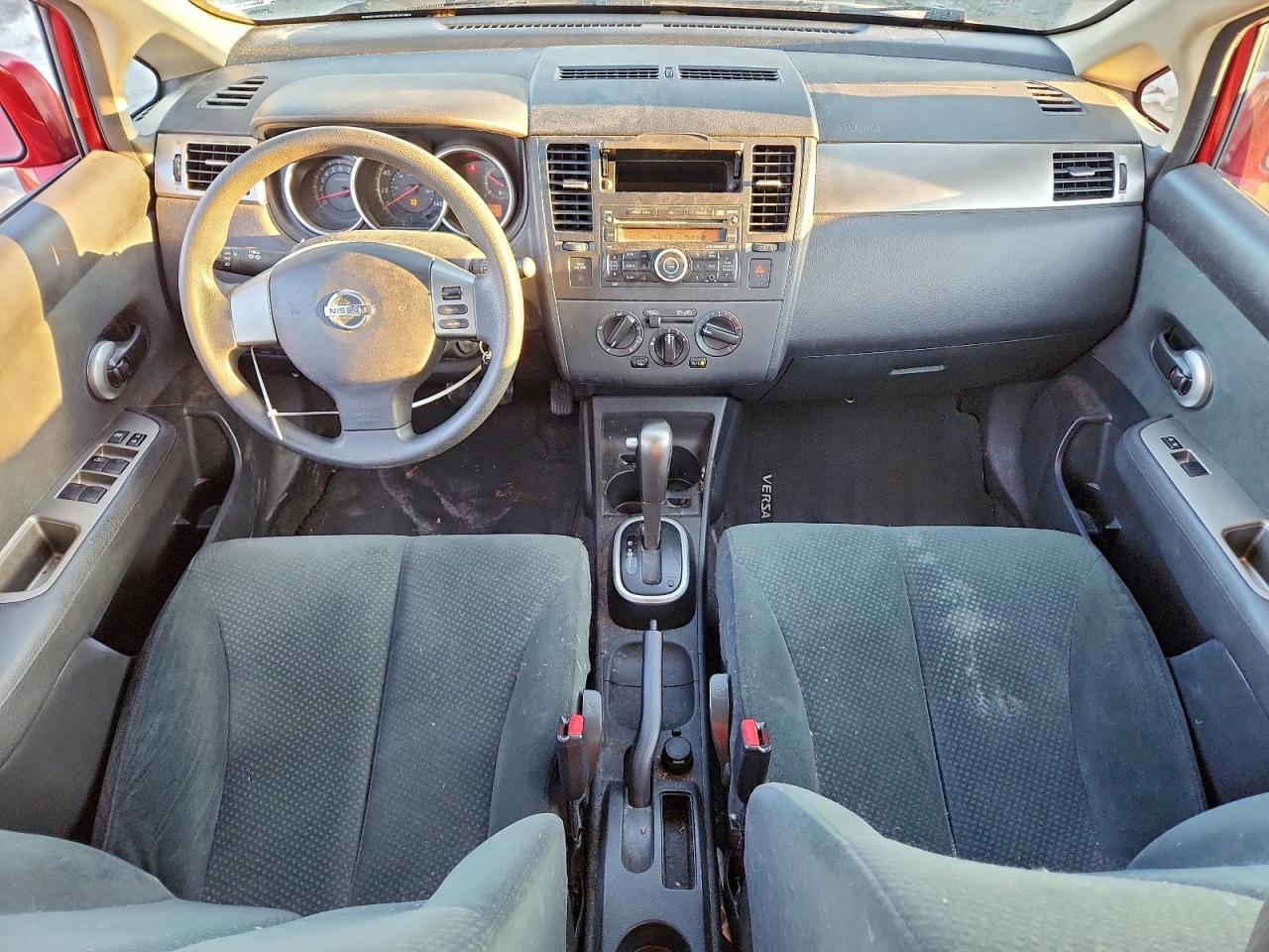 Nissan Versa S Image 4