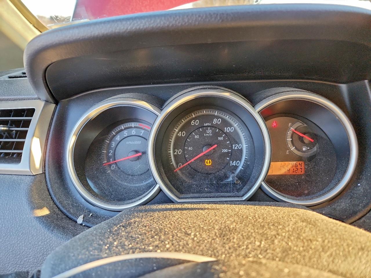 Nissan Versa S Image 5