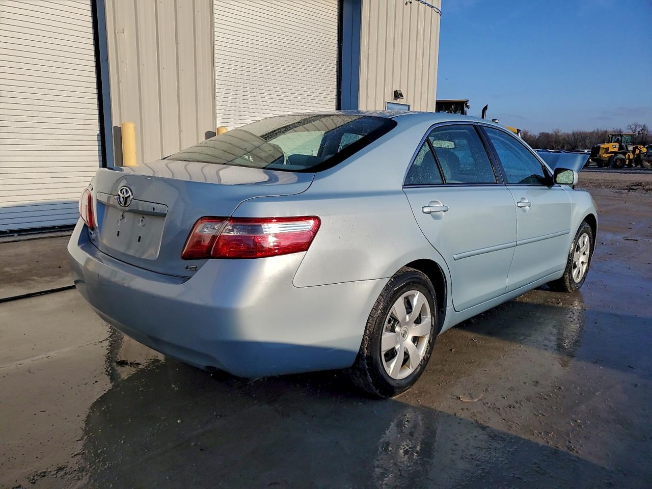 Toyota Camry Ce Image 3