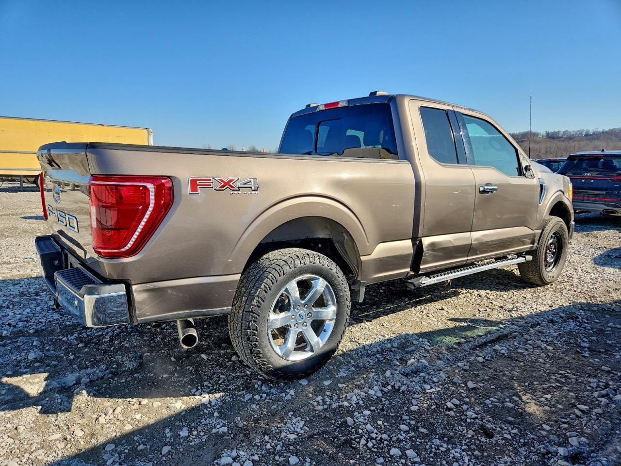 Ford F-150 Super Cab Image 2