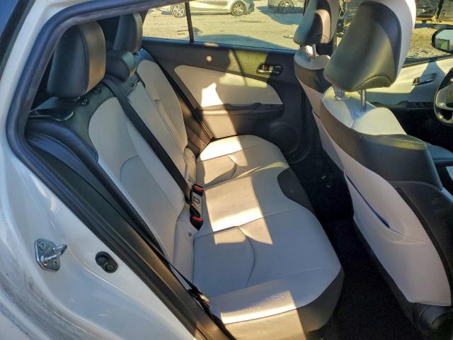 Toyota Prius Image 11