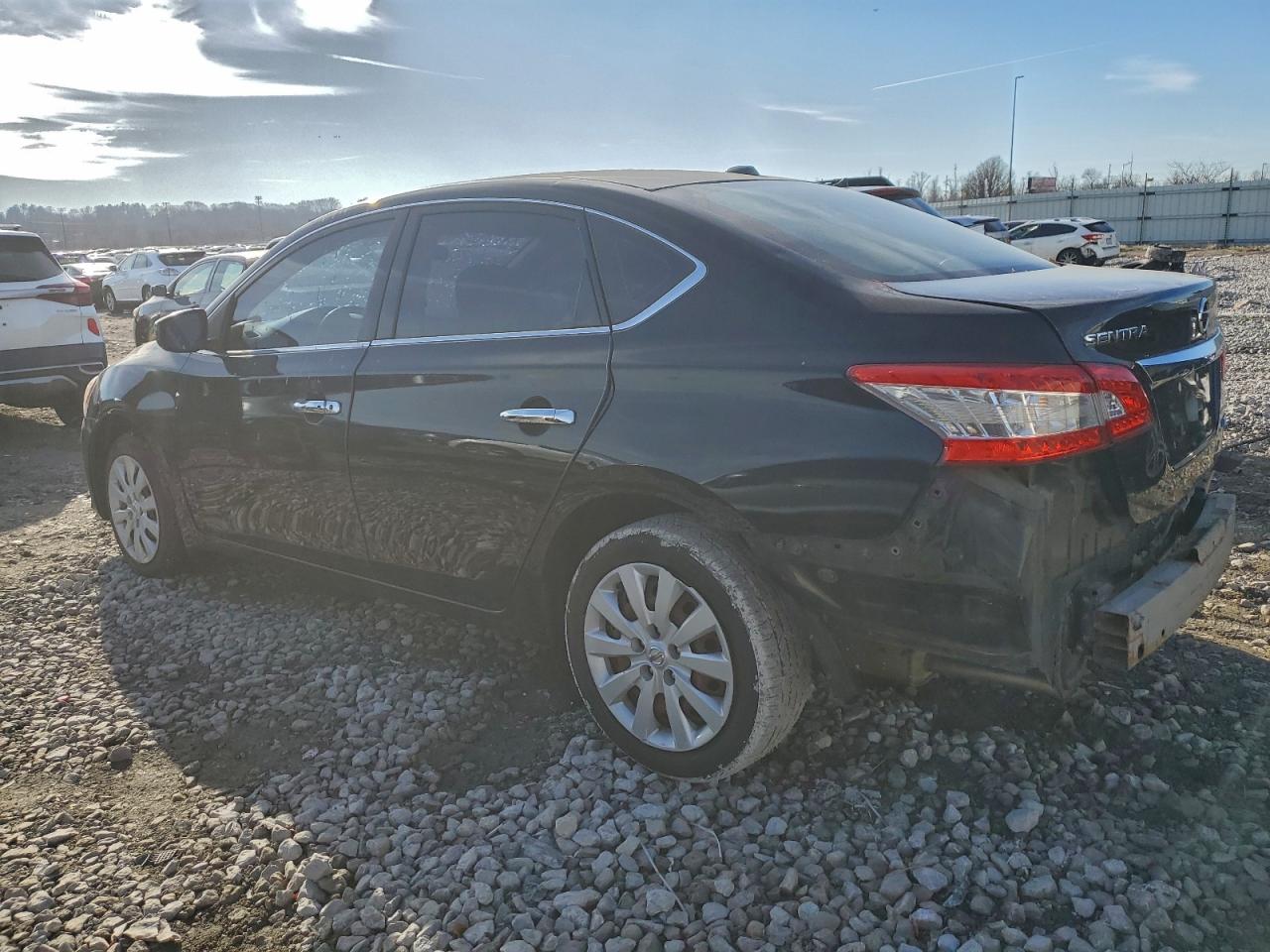 Nissan Sentra S Image 2