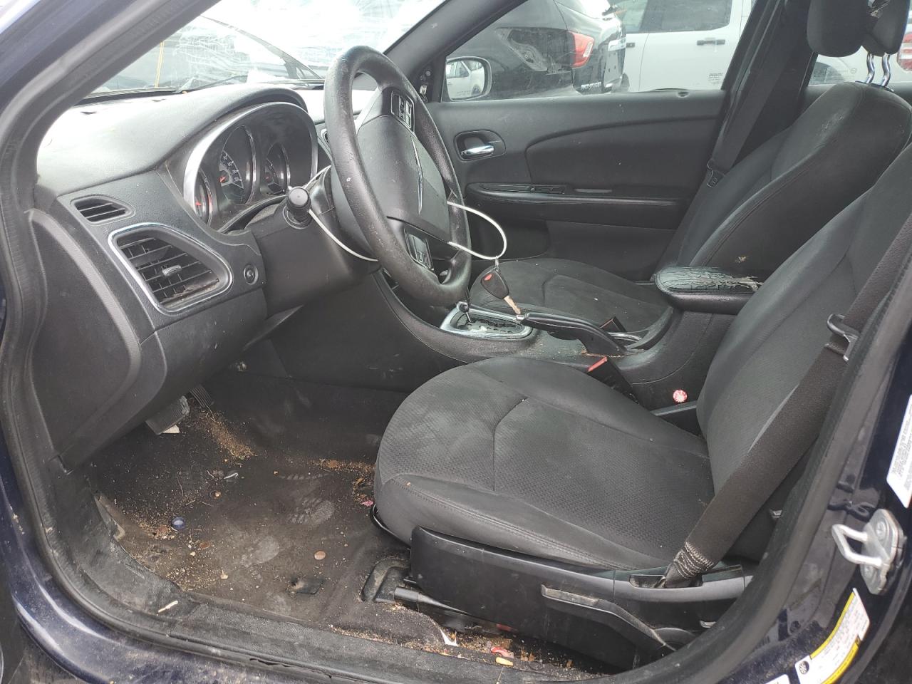 Chrysler 200 Lx Image 6