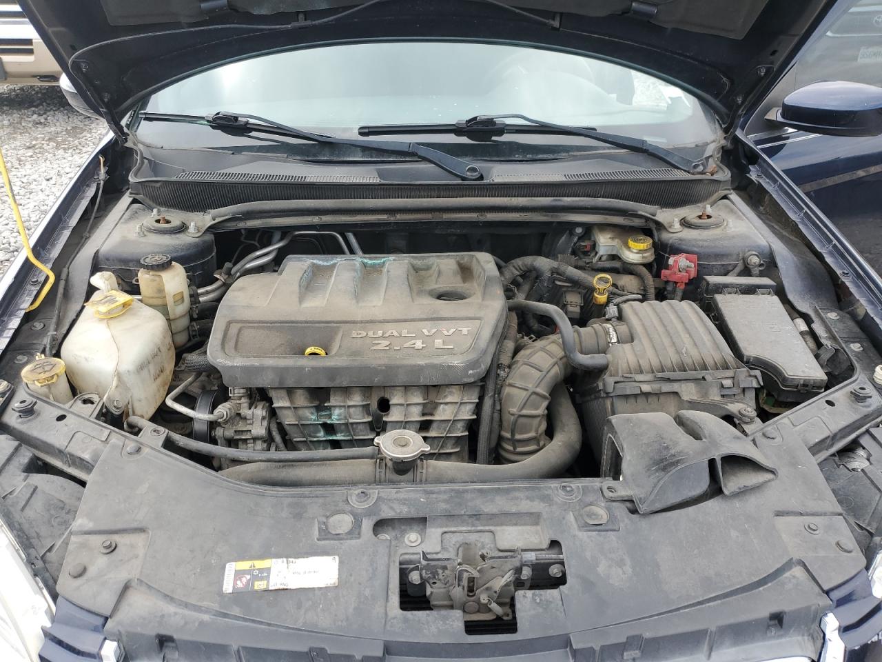 Chrysler 200 Lx Image 10