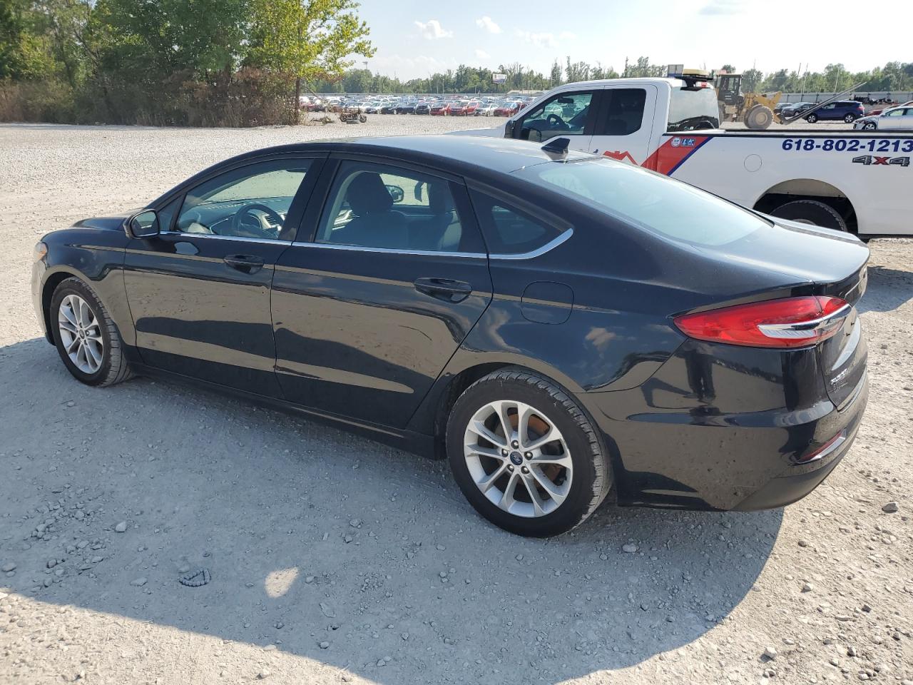 Ford Fusion Se Image 9