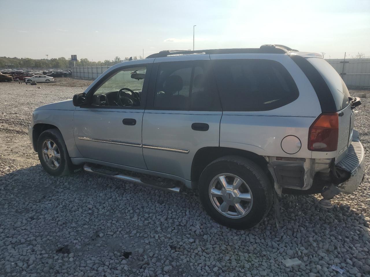 GMC Envoy Image 2