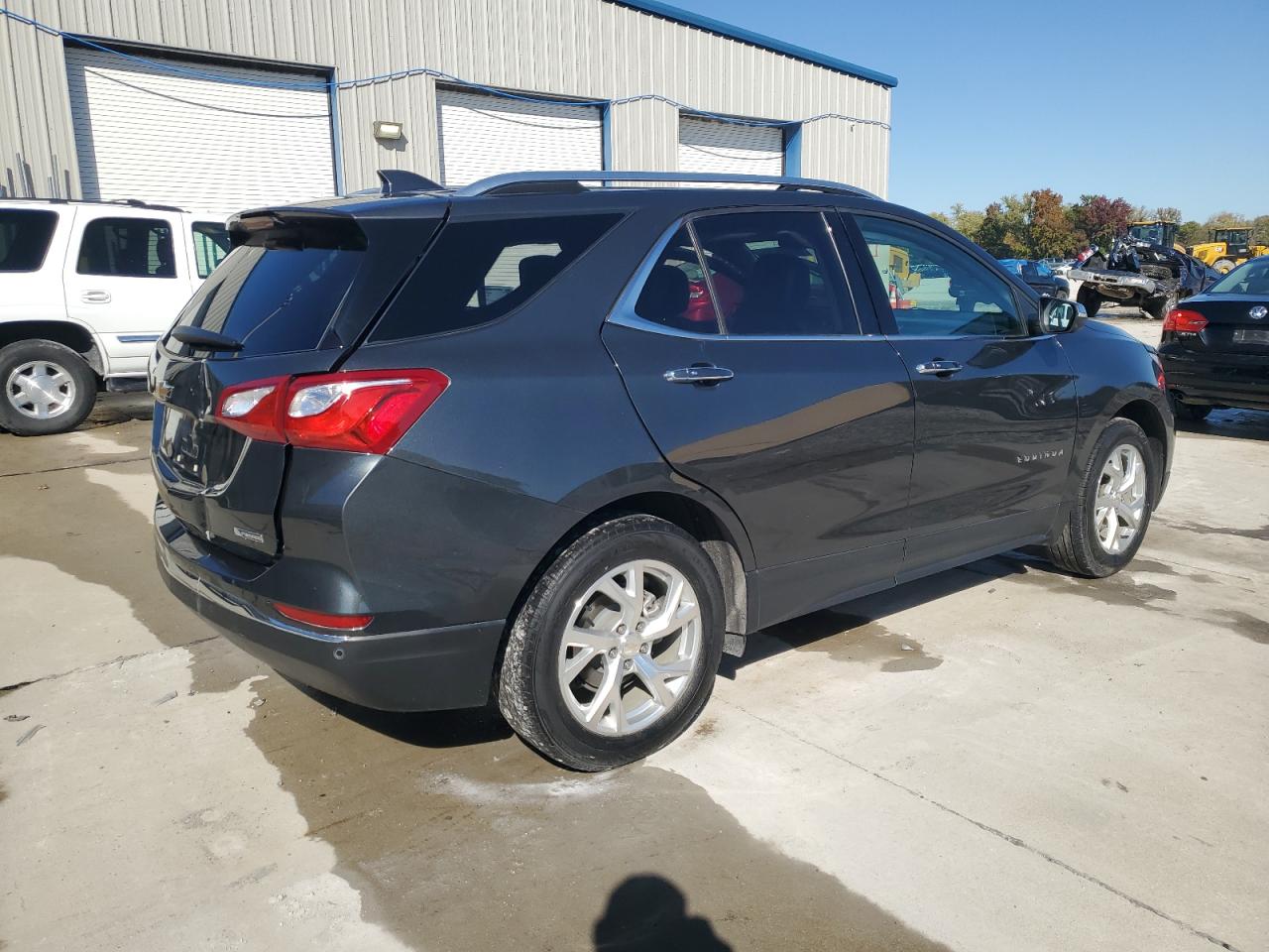 Chevrolet Equinox Premier Image 2