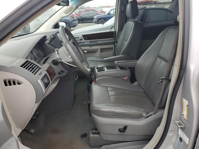 Chrysler Minivan Touring Image 9