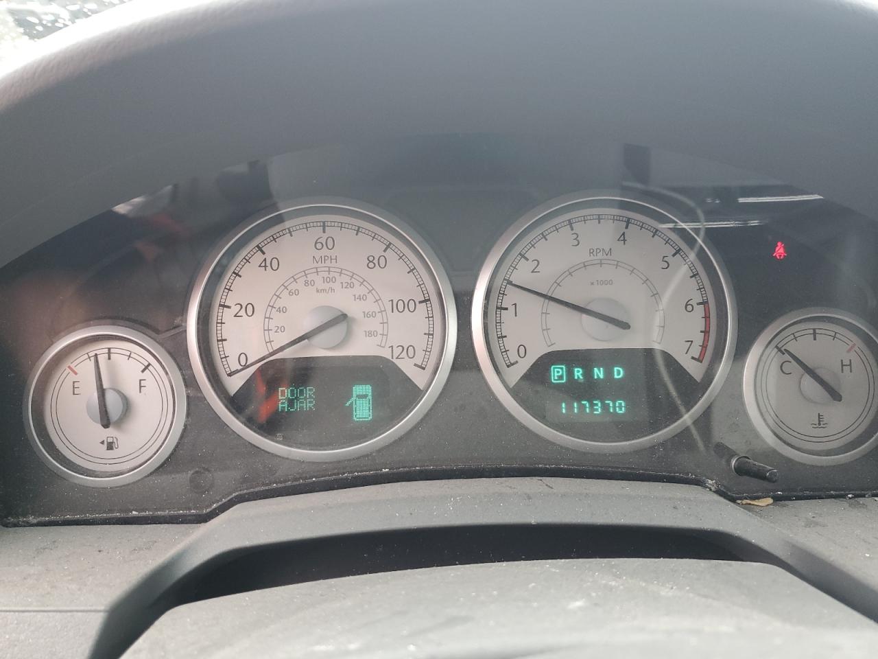 Chrysler Minivan Touring Image 12